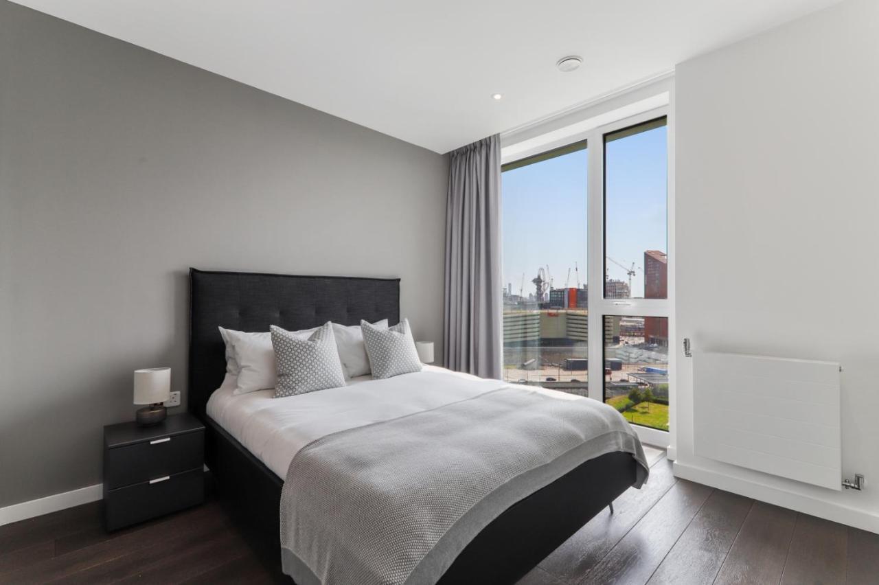 Ellie N Conys 3 Bedroom With 2 Bathrooms, An Ensuite, Kitchen And Balcony In Stratford Westfield Appartamento *