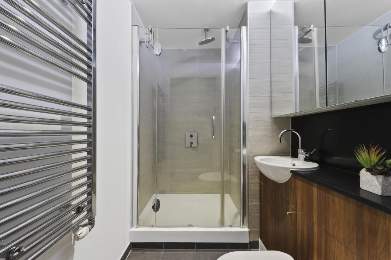 Appartamento Ellie N Conys 3 Bedroom With 2 Bathrooms, An Ensuite, Kitchen And Balcony In Stratford Westfield