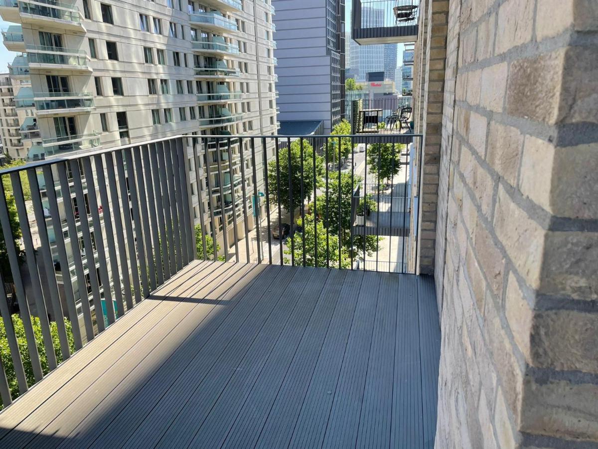 Ellie N Conys 3 Bedroom With 2 Bathrooms, An Ensuite, Kitchen And Balcony In Stratford Westfield Appartamento *