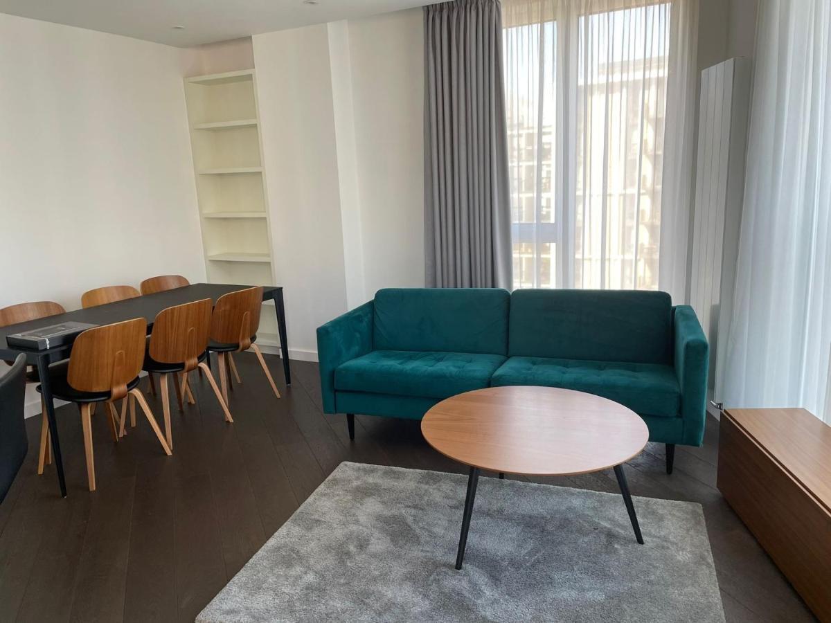 Ellie N Conys 3 Bedroom With 2 Bathrooms, An Ensuite, Kitchen And Balcony In Stratford Westfield * Londra